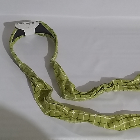 Set of 3 Different Horseshoe Hair Bands With Ties - Picture 4 of 6